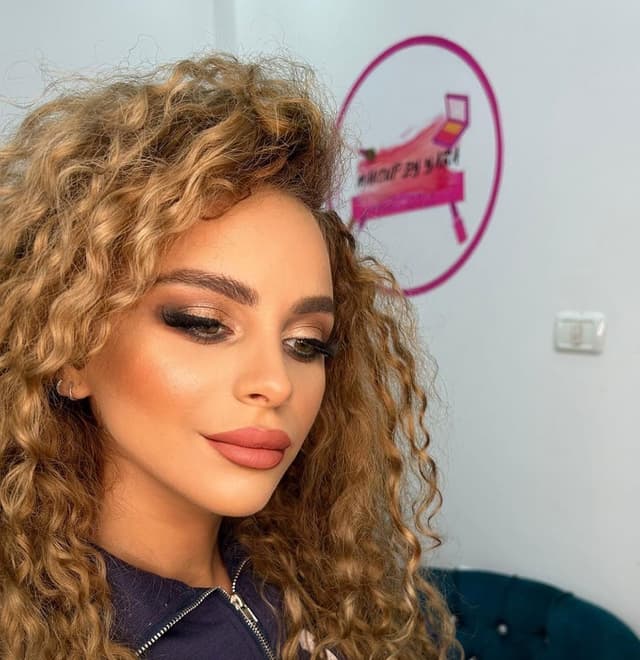 Makeup By Yara logo