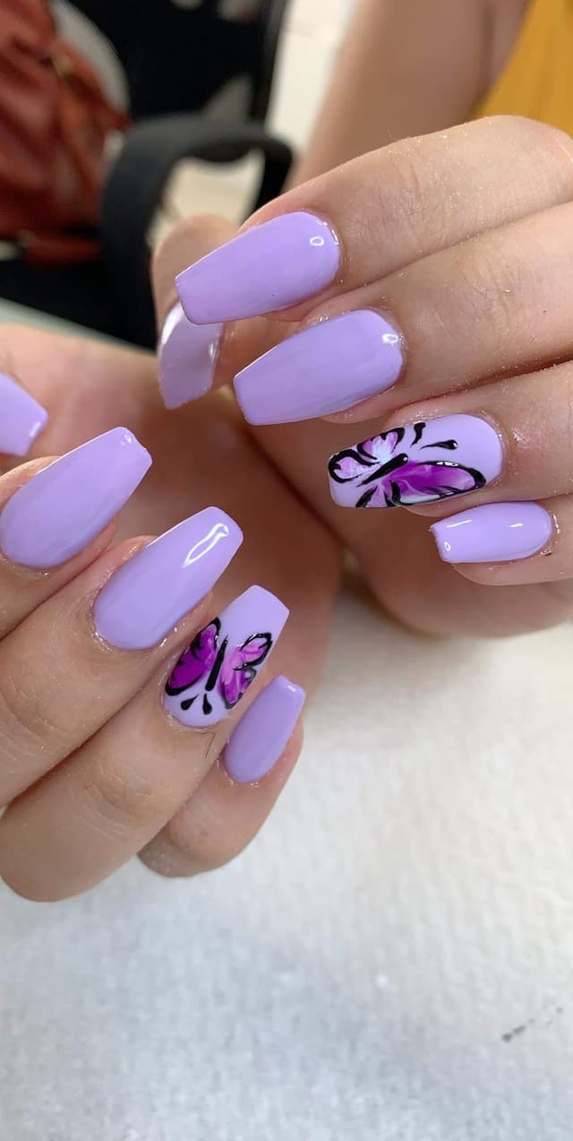 Leila Nails logo
