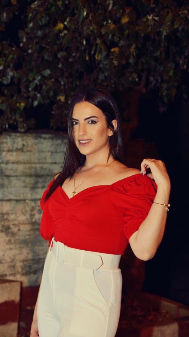 Makeup By Muna logo