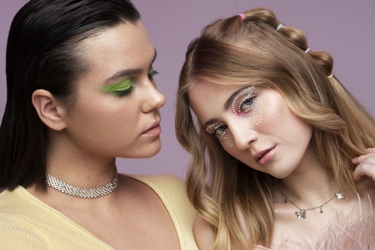 Welcome 2025 in style: the latest makeup trends between daring and natural main image