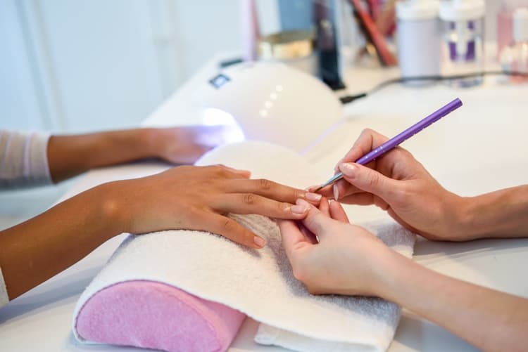 Salon: Your first destination for hand beauty. main image
